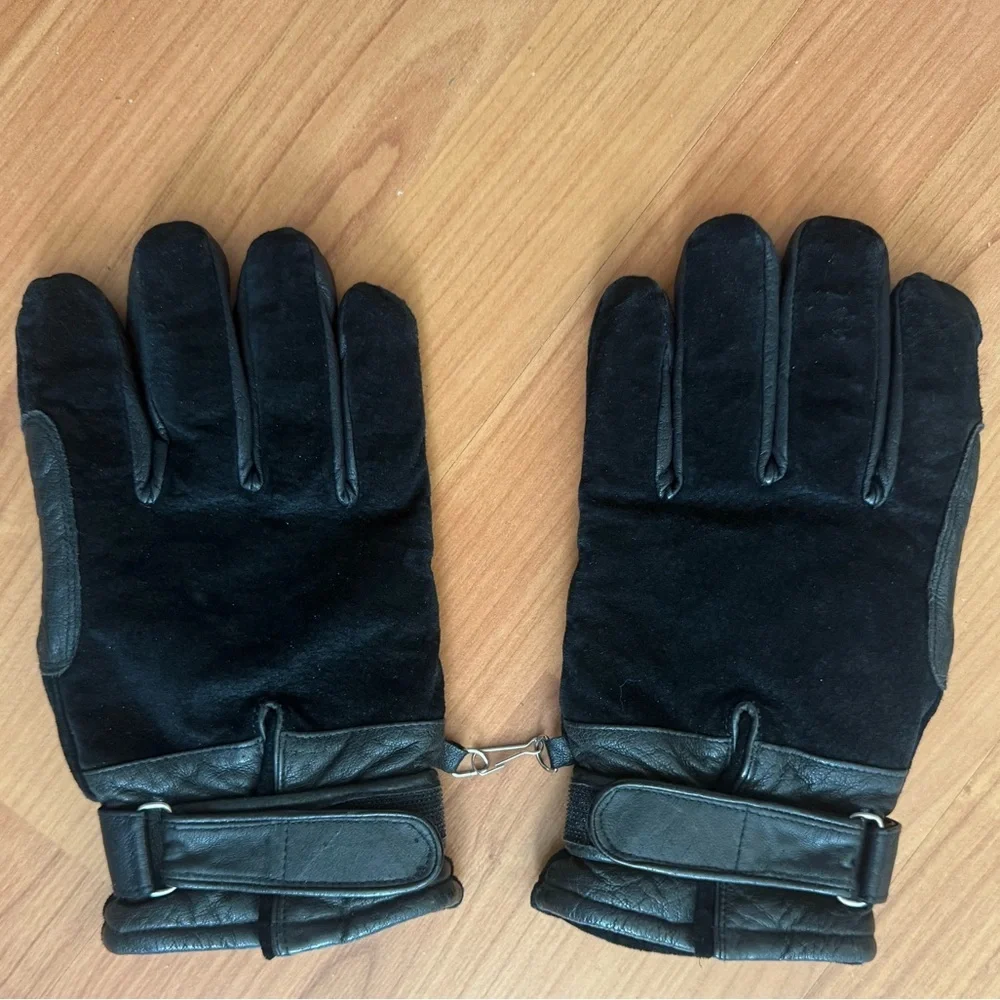 Vintage Wilson’s Leather Black Leather Suede Sherpa Lined Gloves